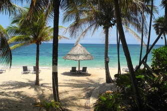 Roatan Beach Day at Paya Bay – Nature & Relax